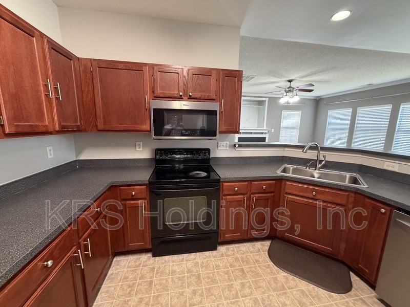 3503 Sedgefield St - Photo 5 of 19