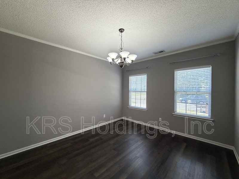 3503 Sedgefield St - Photo 6 of 19