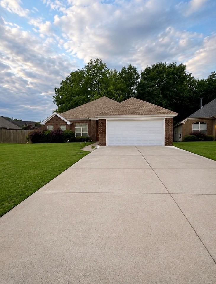 705 Evanwood Dr