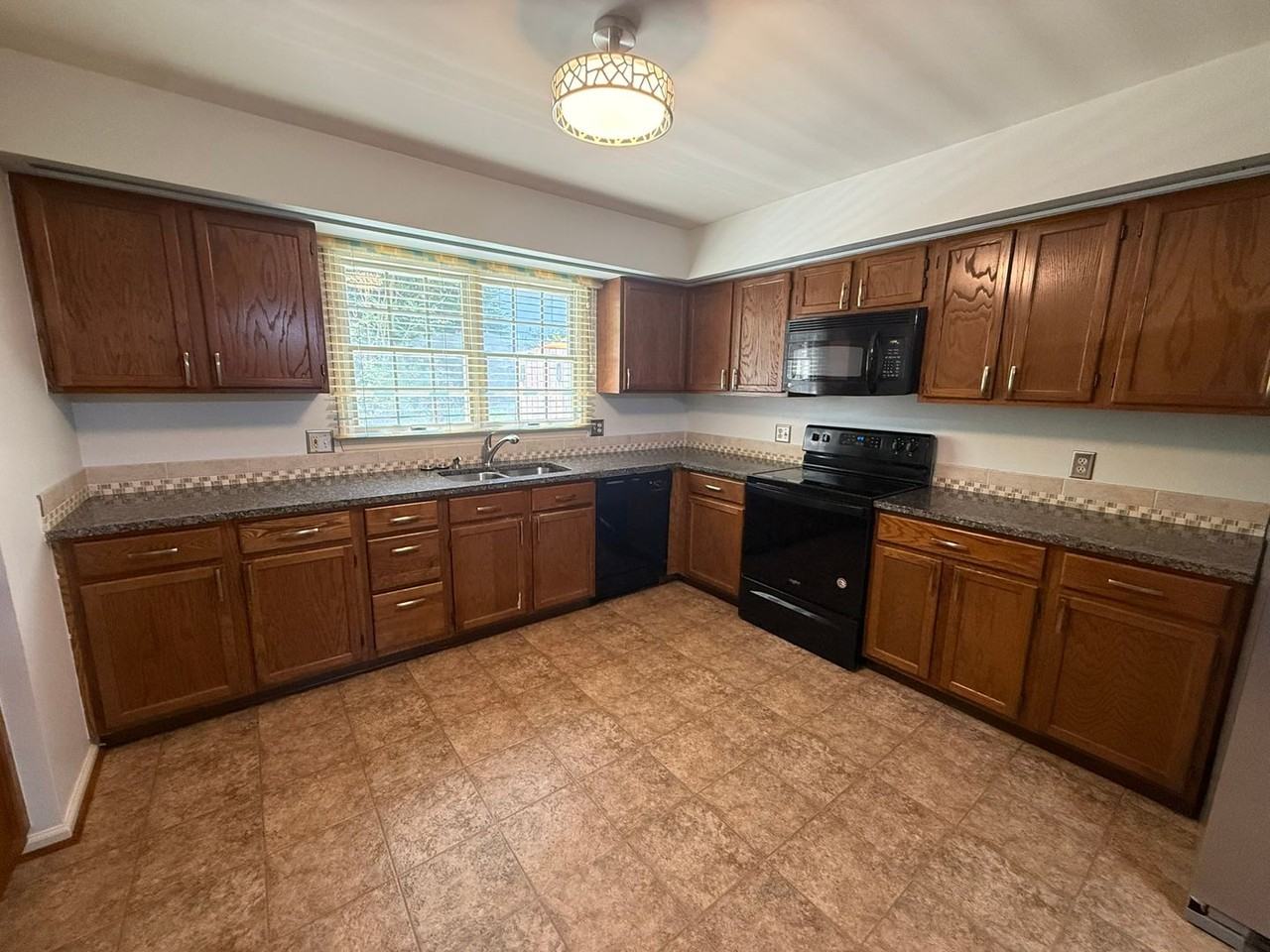 184 184 Emerald Drive - 184 Emerald Drive - Photo 5 of 13