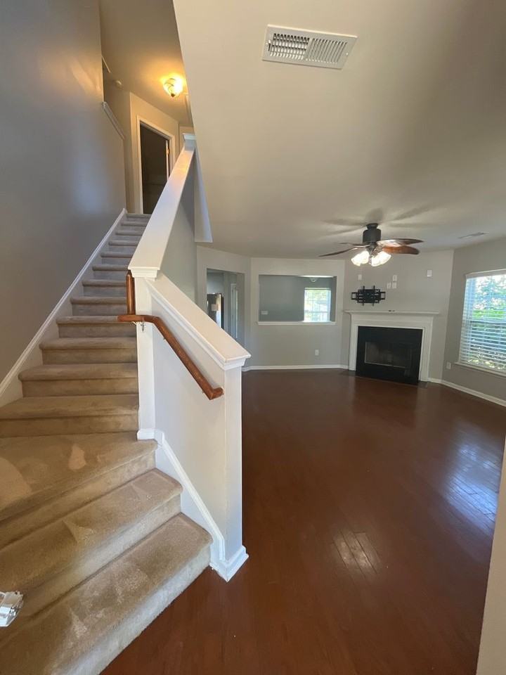 5064 Ballantine Dr - Photo 3 of 16