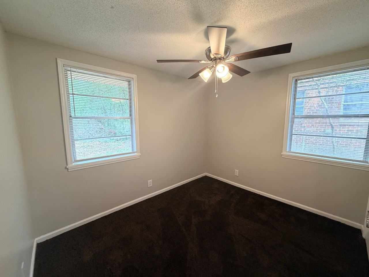 620 E Jane St - Photo 7 of 10