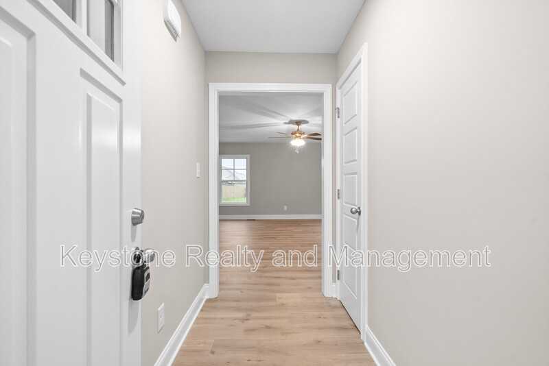 3800 Roscommon Way - Photo 2 of 16