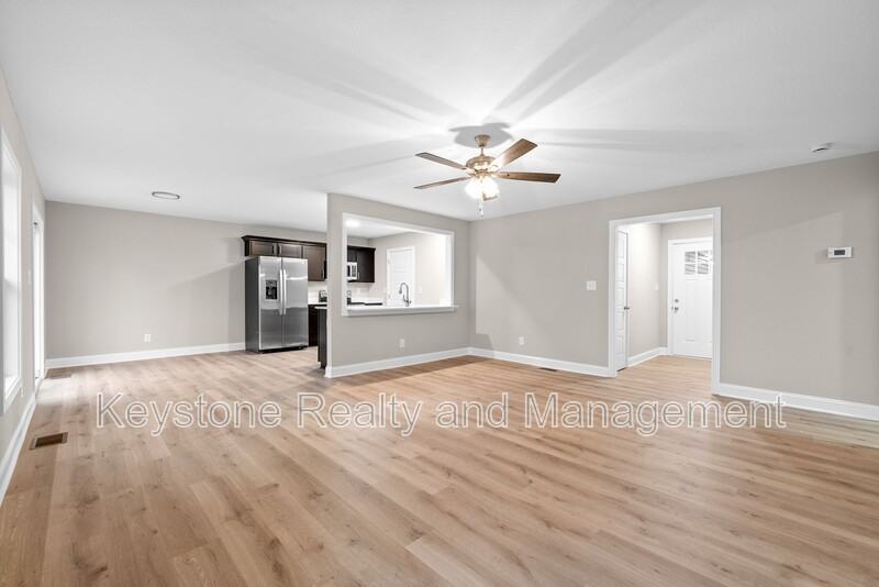 3800 Roscommon Way - Photo 3 of 16