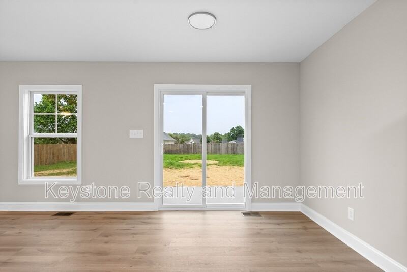 3800 Roscommon Way - Photo 6 of 16