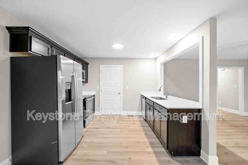 3800 Roscommon Way - Photo 7 of 16