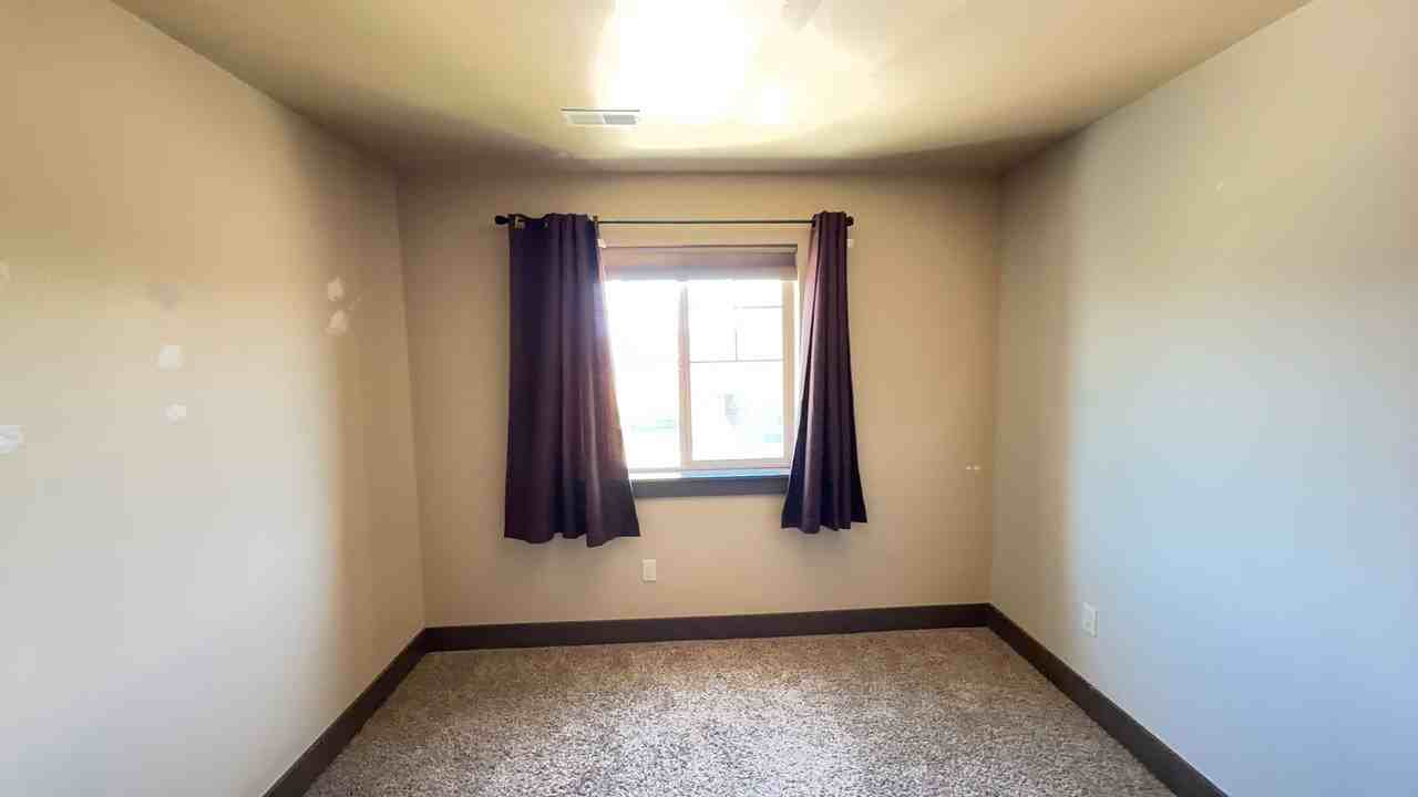 1903 Buckrake Ave - Photo 3 of 8