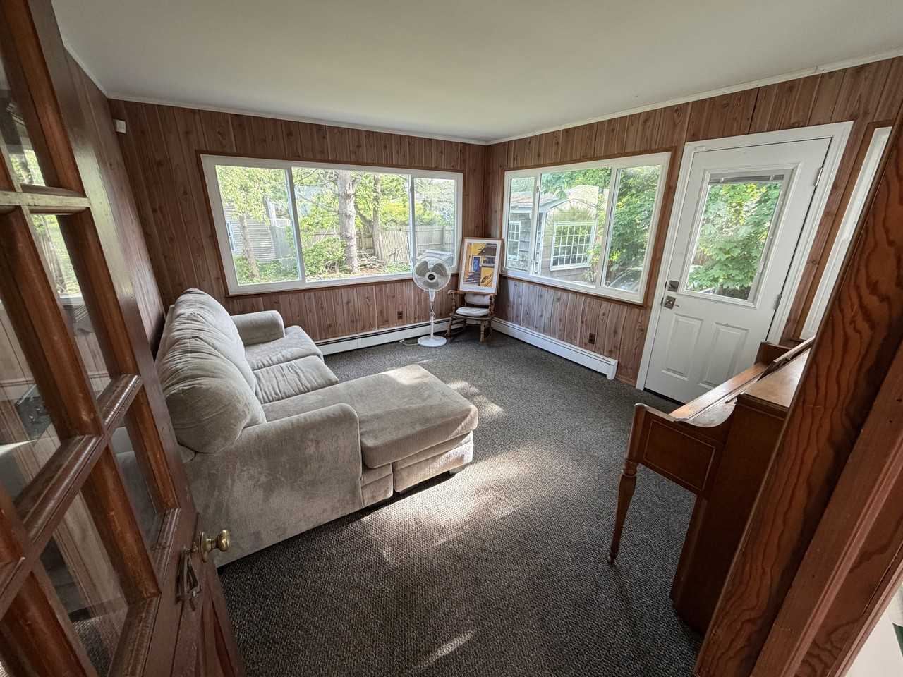 44 Pinetree Drive - Photo 6 of 11