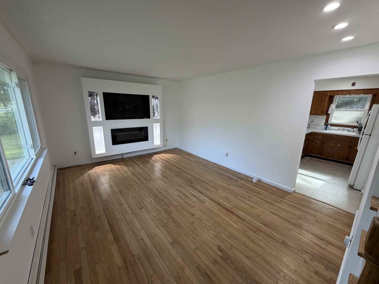 44 Pinetree Drive - Photo 2 of 11