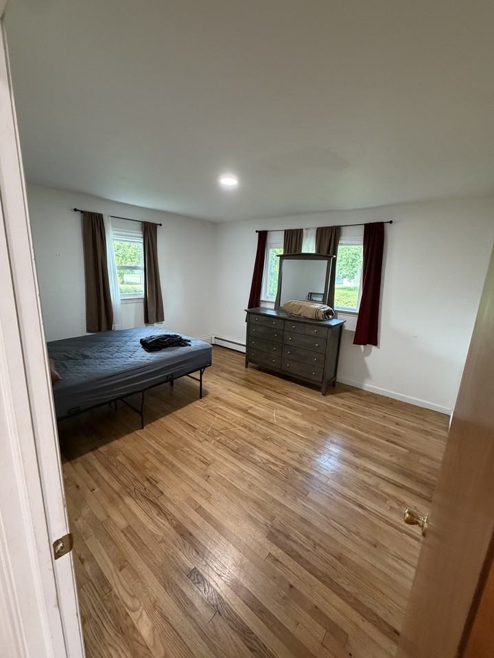 44 Pinetree Drive - Photo 3 of 11