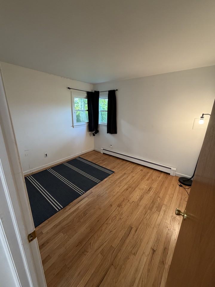 44 Pinetree Drive - Photo 4 of 11
