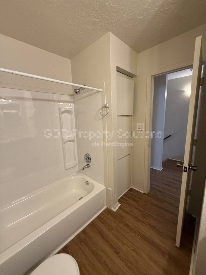 1928 Buena Vista Dr Se #B - Photo 7 of 10