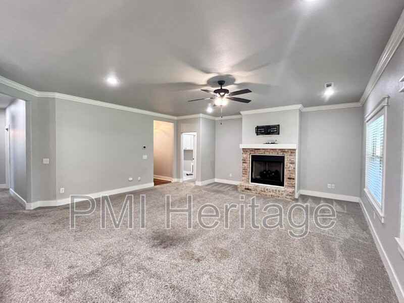 24 Bonhill Ln - Photo 4 of 26