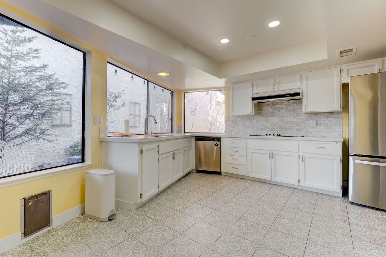 2204 Plaza Del Robles - Photo 2 of 36