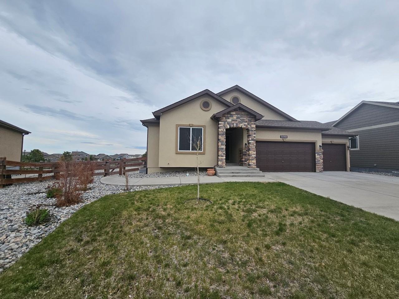 13617 Park Meadows Dr - Photo 2 of 29