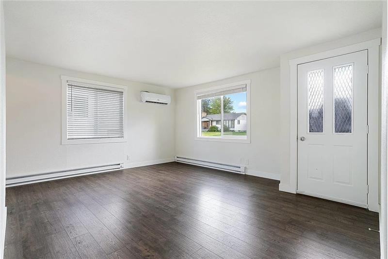 3424 W Princeton Ave - Photo 3 of 18
