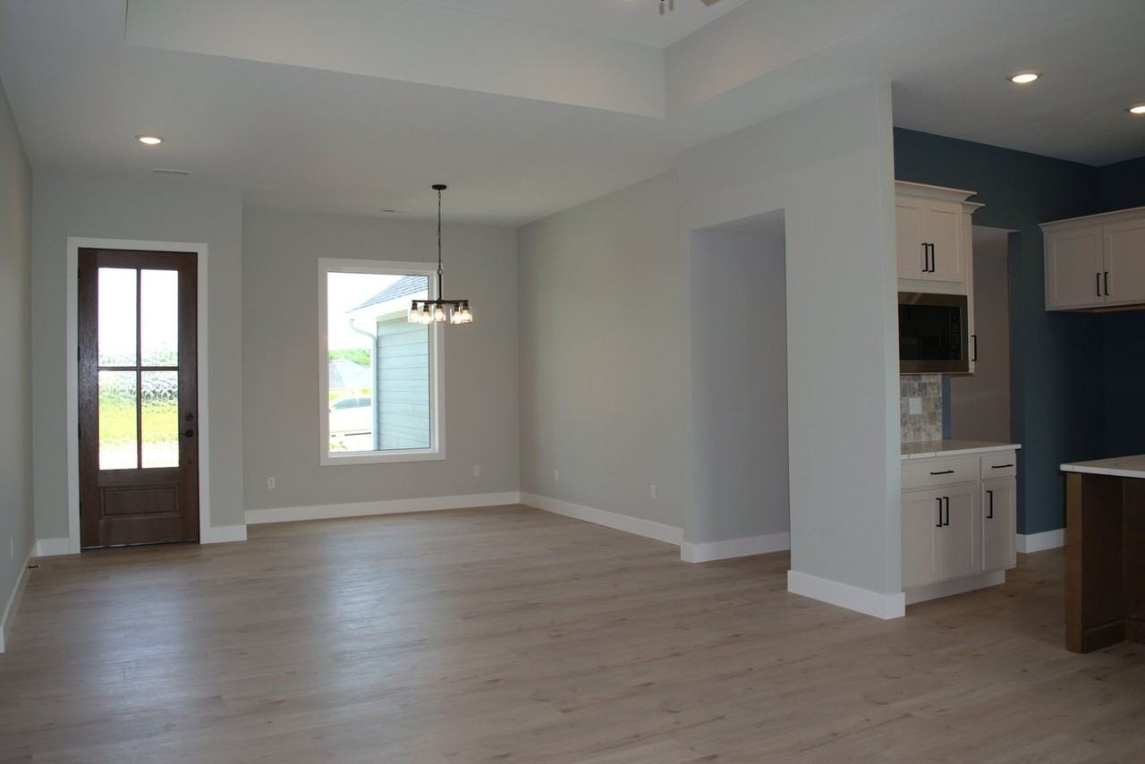 913 Spyglass Ct - Photo 4 of 19