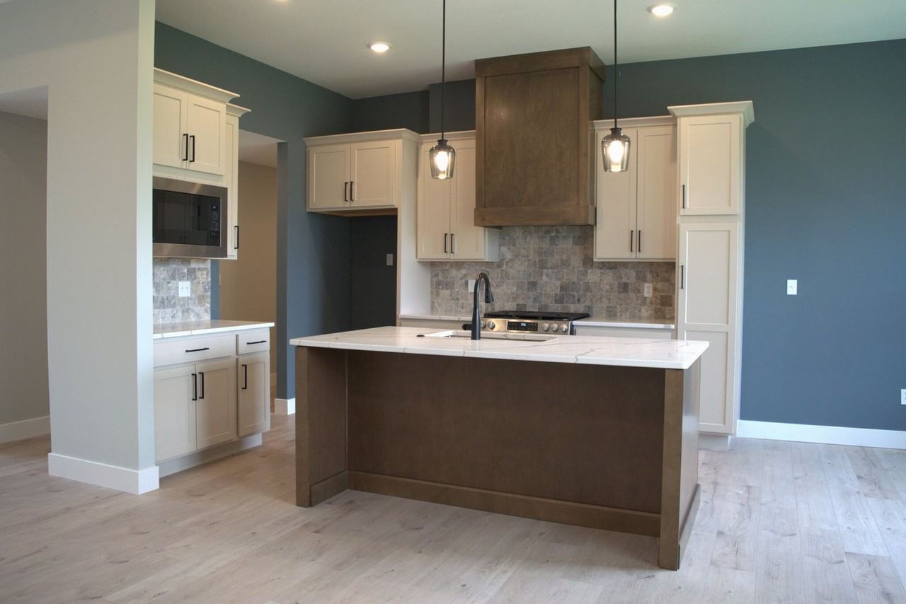913 Spyglass Ct - Photo 6 of 19