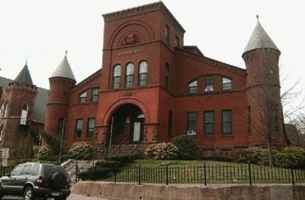 featured image of 10 Grand St