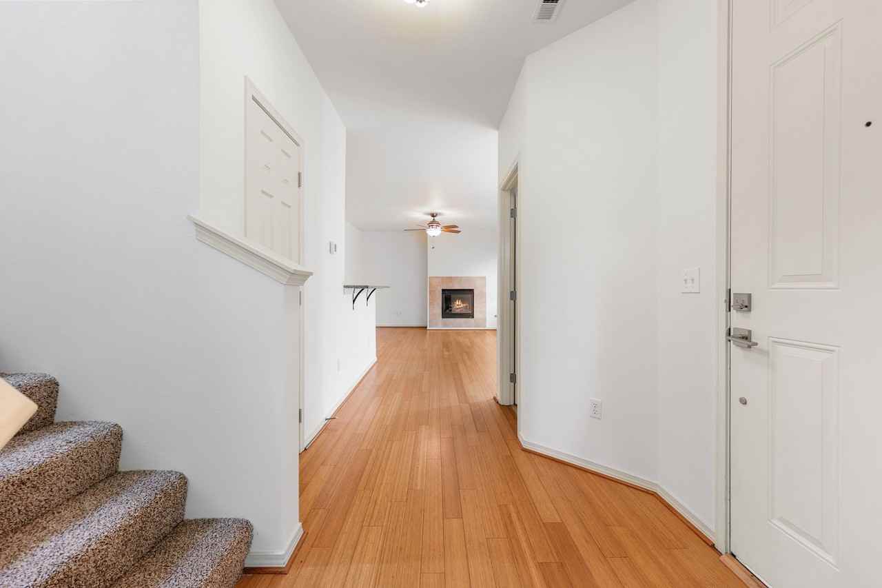 7601 Rushmore Way Ne - Photo 3 of 39
