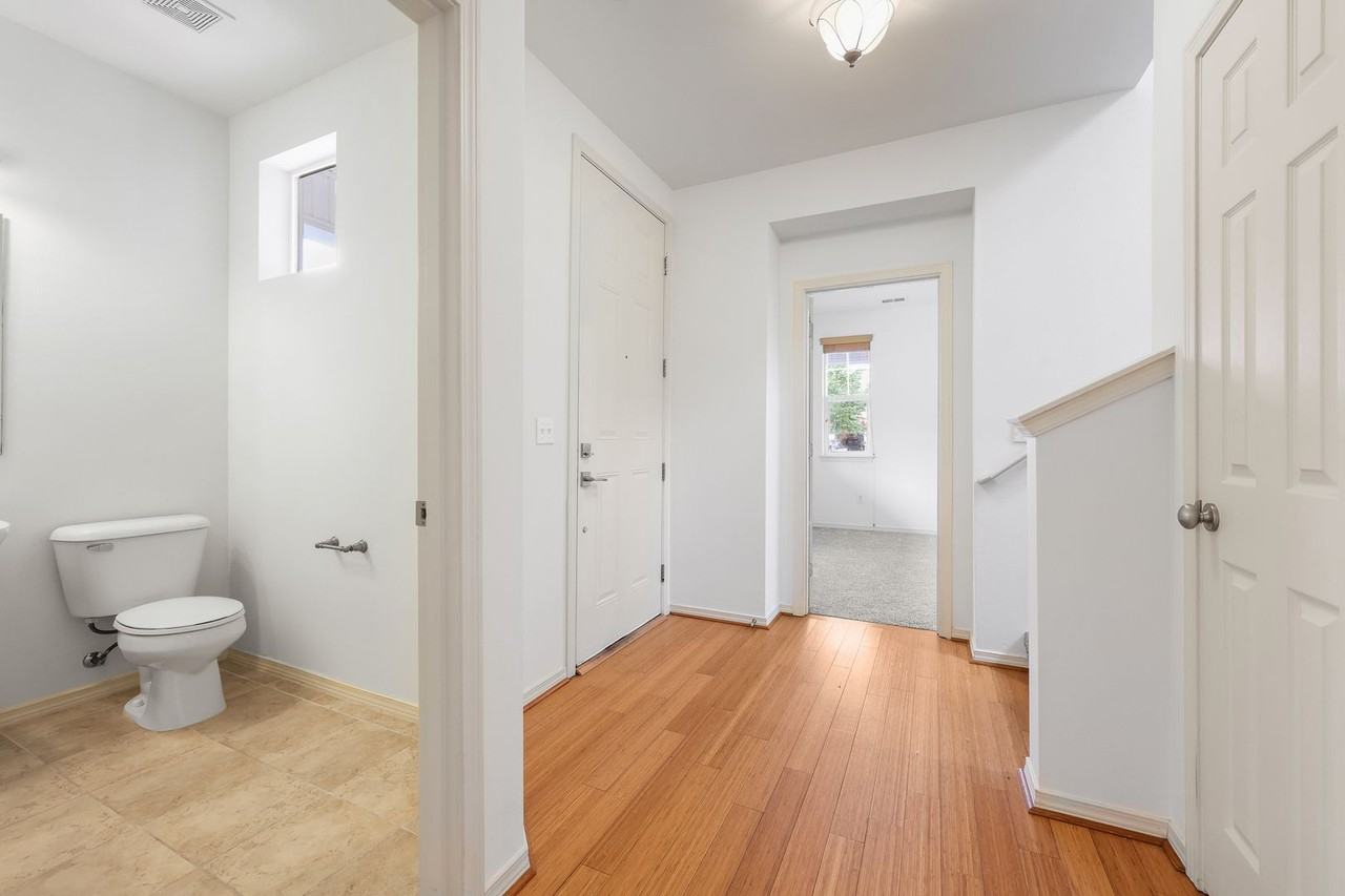 7601 Rushmore Way Ne - Photo 4 of 39