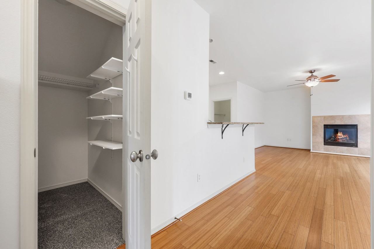 7601 Rushmore Way Ne - Photo 6 of 39