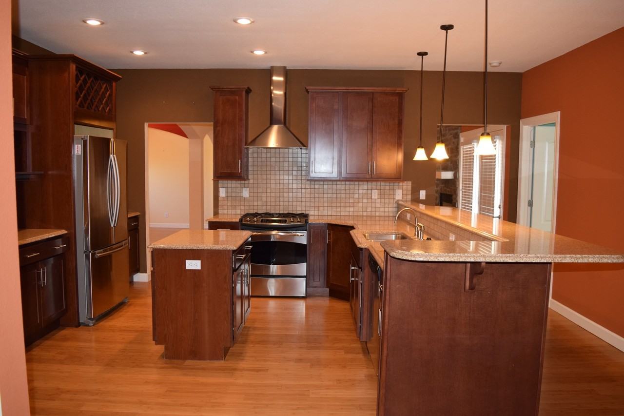 16218 Heartland Ln - Photo 5 of 50