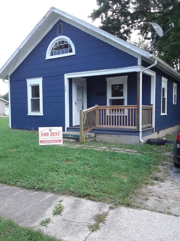 237 Park St - Photo 2 of 14