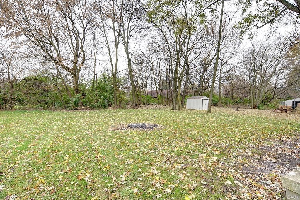 237 Park St - Photo 5 of 14