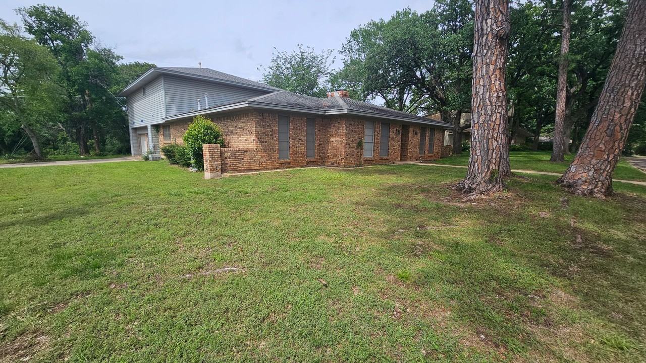 1908 Westridge St - Photo 2 of 50