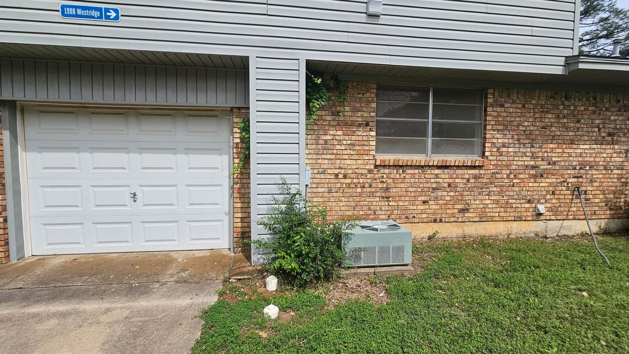 1908 Westridge St - Photo 5 of 50