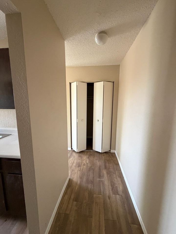West Park Manor - Photo 2 of 15
