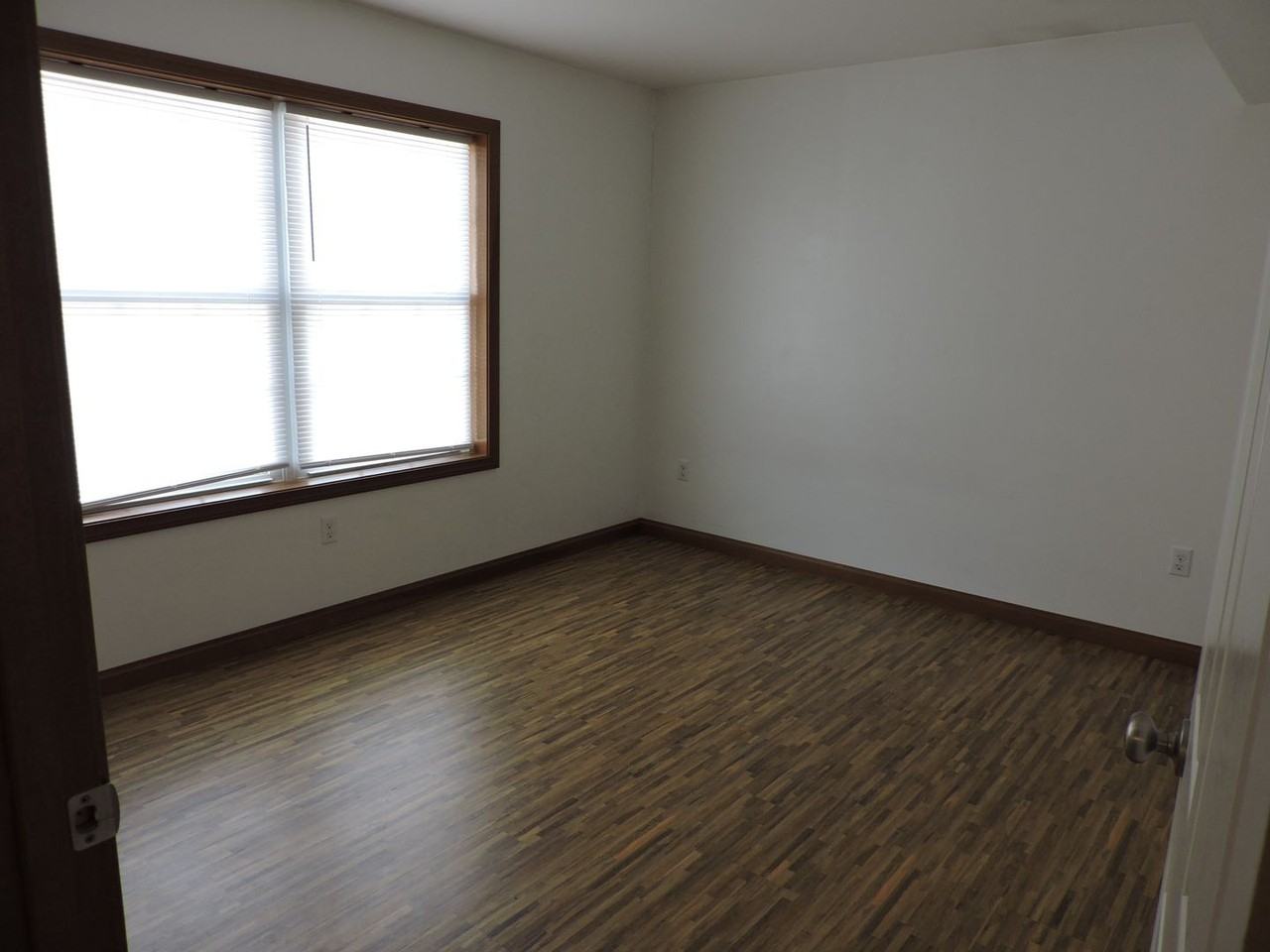 Beautiful Apartments Located 2 Blocks From Penn West Campus - Photo 4 of 32