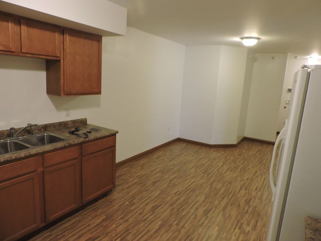 Beautiful Apartments Located 2 Blocks From Penn West Campus - Photo 5 of 32