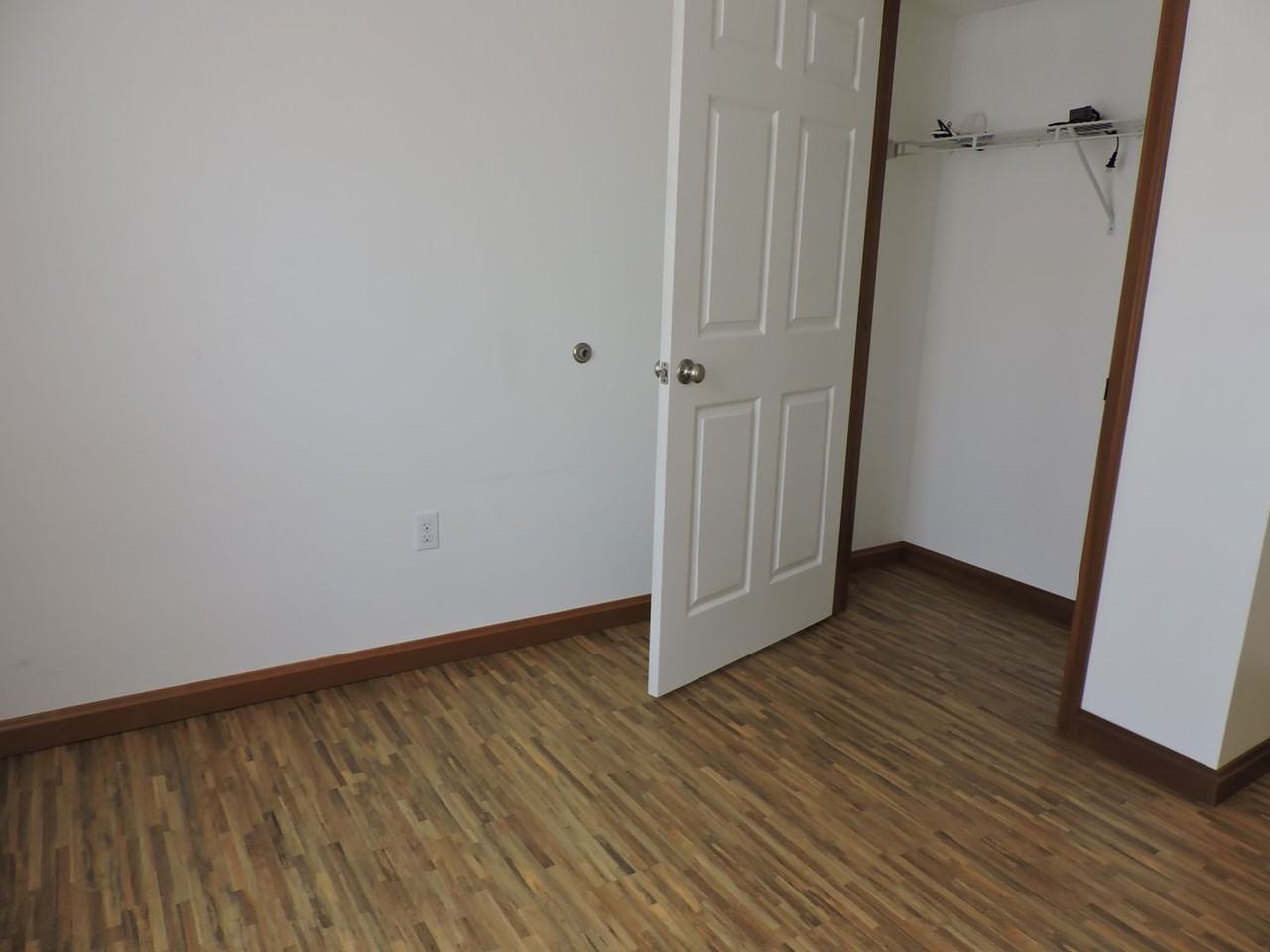 Beautiful Apartments Located 2 Blocks From Penn West Campus - Photo 6 of 32