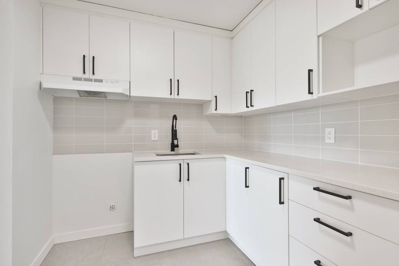 1620 Av Victoria - Photo 2 of 10