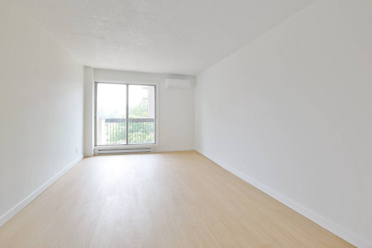 1620 Av Victoria - Photo 4 of 10