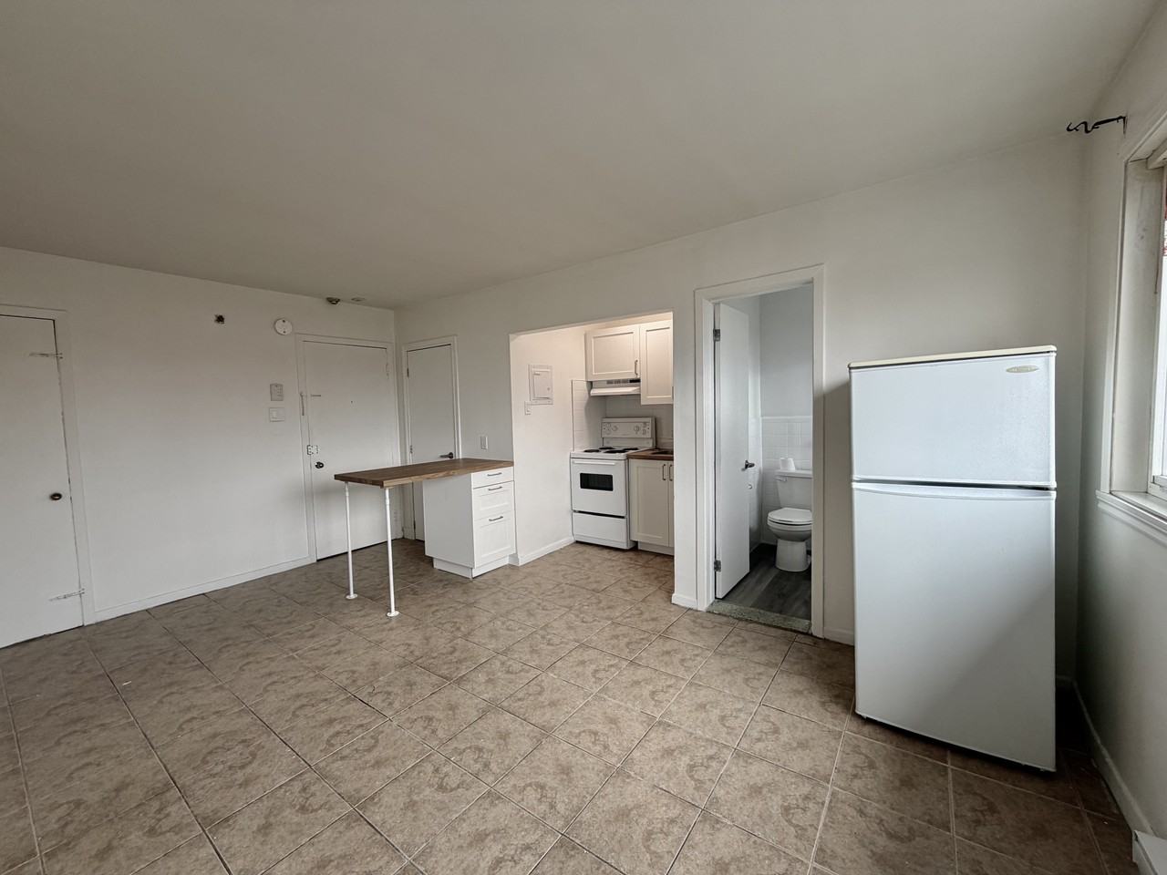 2405 Rue Bélanger - Photo 5 of 14