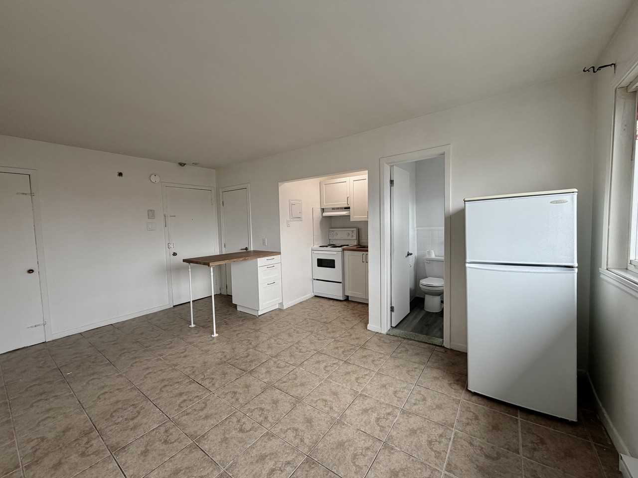 2405 Rue Bélanger - Photo 6 of 14