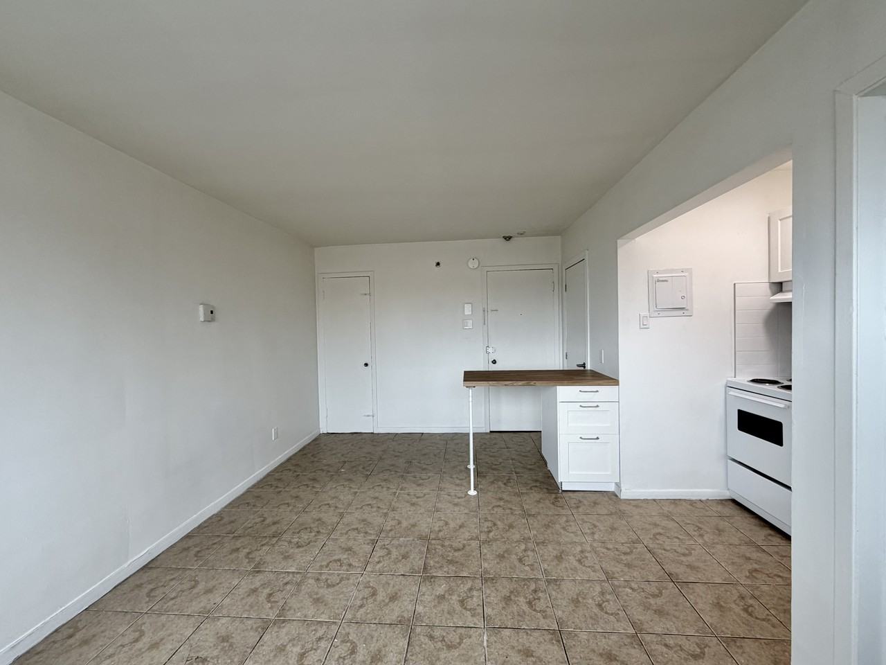 2405 Rue Bélanger - Photo 7 of 14