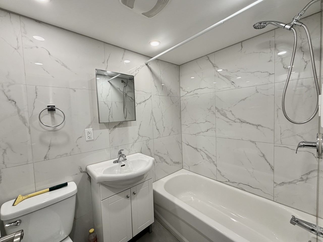 1565 Rue Rachel E - Photo 5 of 5