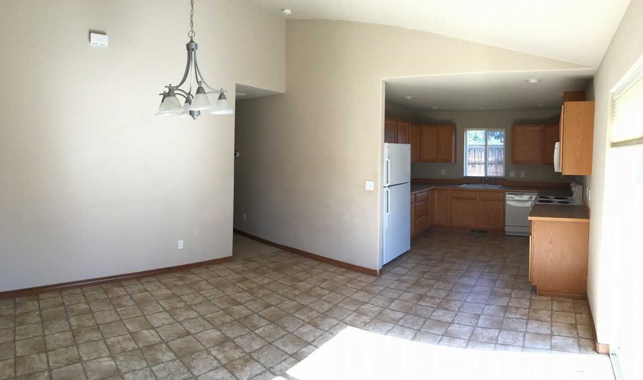 107 W Annie Pl - Photo 3 of 12
