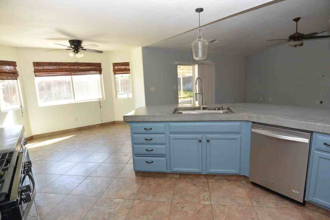 1724 S Grand St - Photo 3 of 12