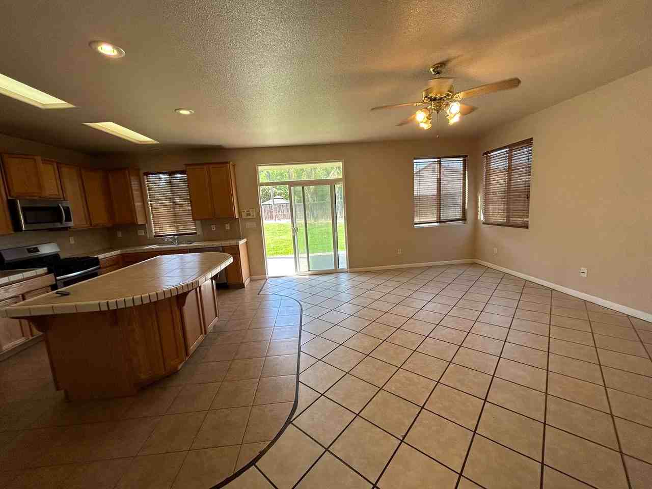 3716 E Vassar Ct - Photo 4 of 26