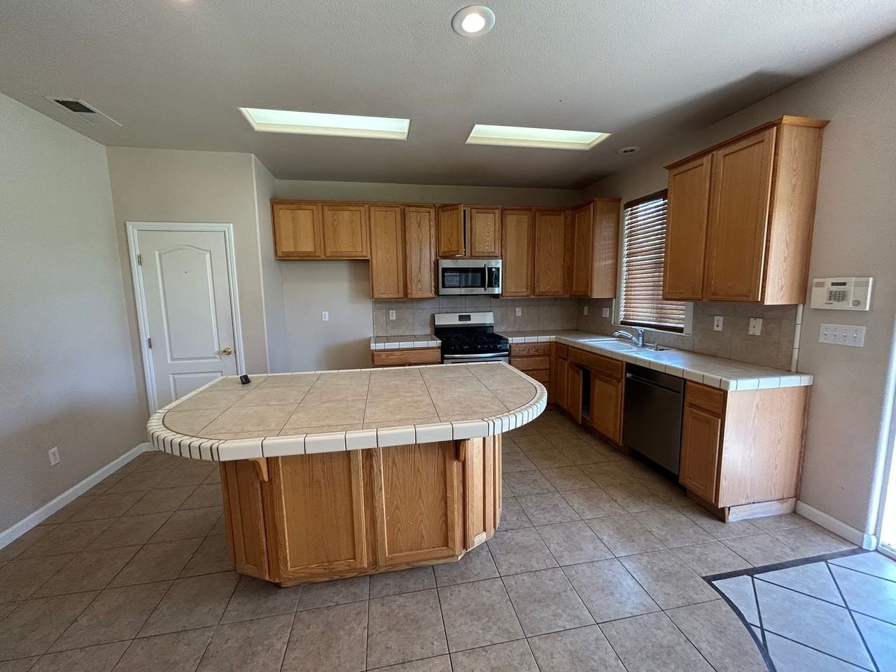 3716 E Vassar Ct - Photo 5 of 26