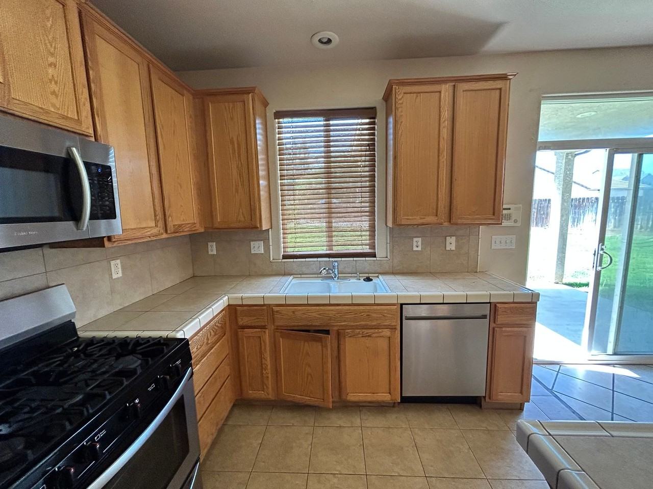 3716 E Vassar Ct - Photo 6 of 26
