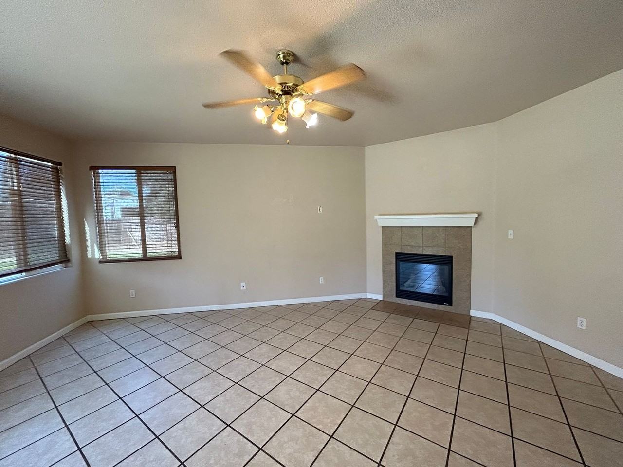 3716 E Vassar Ct - Photo 7 of 26