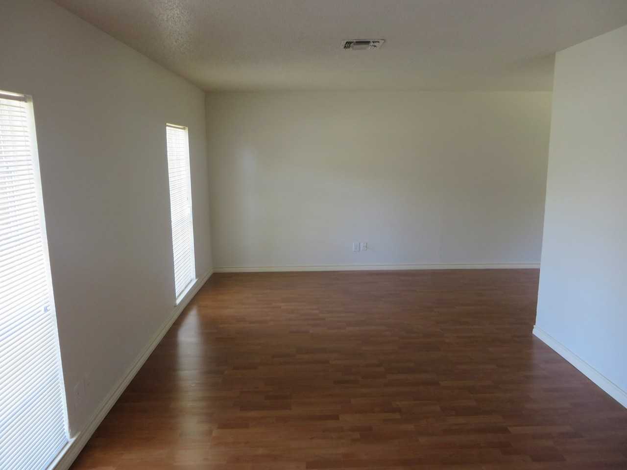 4511 W Village Ct - Photo 2 of 12