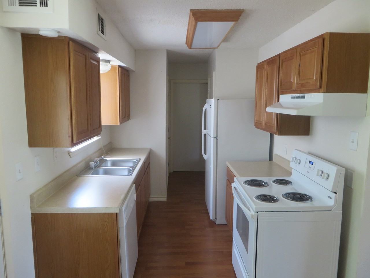 4511 W Village Ct - Photo 4 of 12