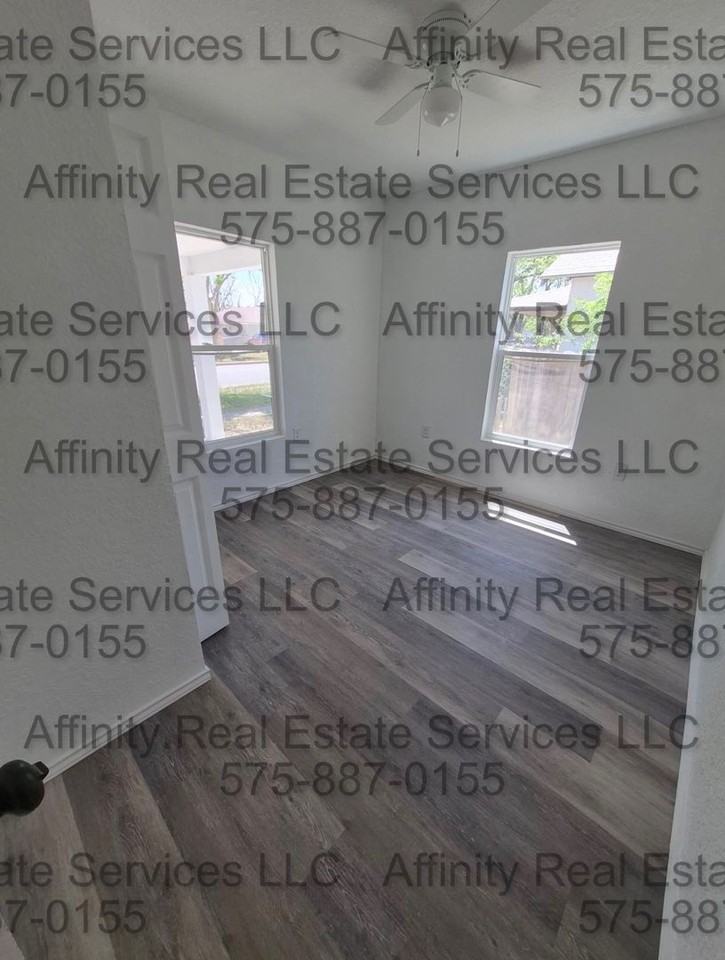 613 N Guadalupe St - Photo 4 of 10